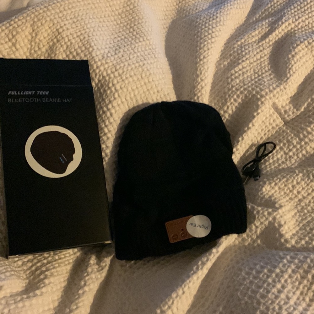 Bluetooth Beanie Hat View 3